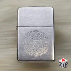 Zippo huy hiệu tiểu bang hawaii chrome xước - 12 la mã