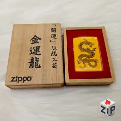 Zippo Khai Vận Kim Vận Long Sơn Mài (Gold Dragon Urushi) - Sản Xuất 2000