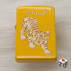 Alternative view of Zippo Khai Vận Bạch Hổ Sơn Mài - Sản Xuất 2001
