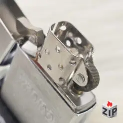 Zippo Logo USA Khắc Ăn Mòn Bạc Xước - 12 La Mã chính hãng 234679672582186650612 ZipVN