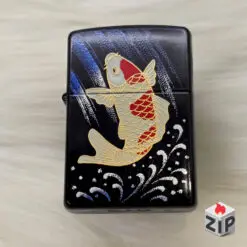 Zippo Cá Koi Sơn Mài Đen Bóng - 2007