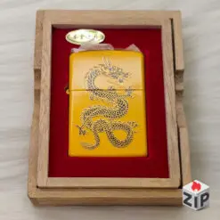 Zippo Khắc Rồng Vàng Sơn Mài May Mắn Xuất Nhật - 2003