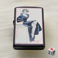 Bật lửa zippo petty girl sơn đen - 12 la mã