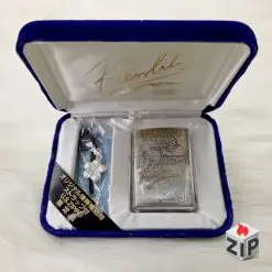 Zippo Phiên Bản Giới Hạn: Konishiki Lắc Kê Bạc (Mộc Đáy XIV - 1998)