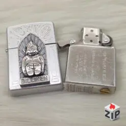 Zippo Khắc Tượng Billiken Lucky God Lắc Kê Bạc Xuất Nhật - 12 La Mã chính hãng 41a586ae388ab4d4ed9b145 ZipVN