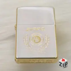 Zippo Lắc Kê Bạc Deni Vàng Khắc Huy Hiệu Vàng (Anniversary Crest) - Sản Xuất 1998