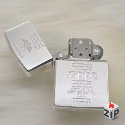 Alternative view of Zippo Lắc Kê Bạc Khắc Tường Gạch (Brick Wall Emblem) - Sản Xuất 1993