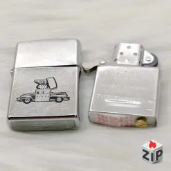 Bật lửa zippo chrysler saratoga (mã số 95) - xe bán tải chính hãng 5709a03ad6755a2b0364140 ZipVN