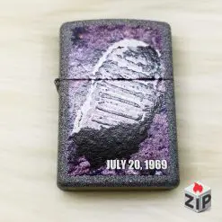 Bật lửa zippo moon footprint (mã số 9)