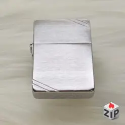 Alternative view of Zippo 1935 Replica Brushed Chrome Khắc Chéo lề 3 chấu - 2023