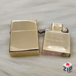 Alternative view of Zippo Vintage Đồng Khối Bóng Khắc Chéo - 2023