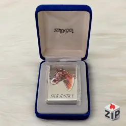 Zippo Phiên Bản Đặc Biệt: Ngựa Đua Silk Justice (Mộc Đáy XIV - 1998)