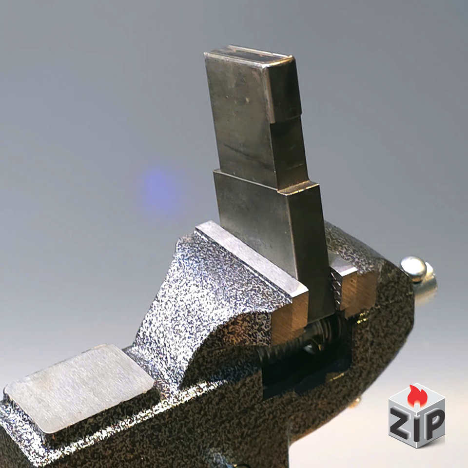 Ê tô mini chuyên dụng kẹp đe gò zippo chính hãng Ê tô mini chuyên dụng kẹp đe gò zippo