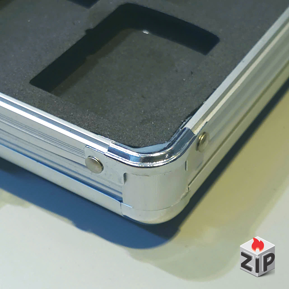 Vali nhôm chuyên dụng đựng 48 chiếc bật lửa zippo chính hãng Vali nhôm chuyên dụng đựng 48 chiếc bật lửa zippo - Ảnh 7