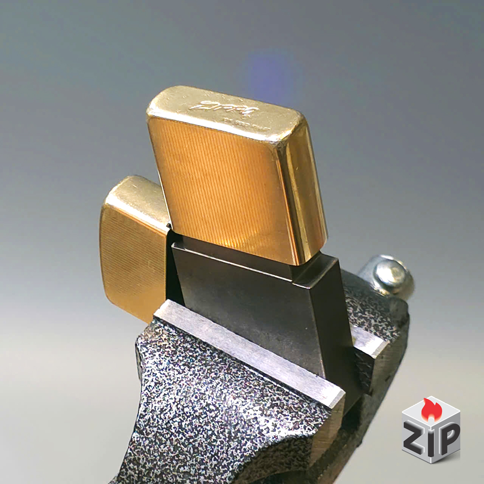 Ê tô mini chuyên dụng kẹp đe gò zippo chính hãng Ê tô mini chuyên dụng kẹp đe gò zippo - Ảnh 3