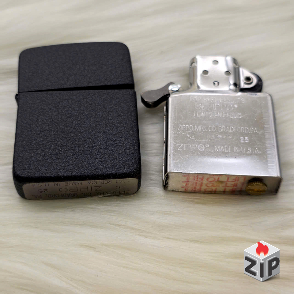 Zippo 1941 Replica Black Crackle Sơn Nhám - 2025 chính hãng Zippo 1941 Replica Black Crackle Sơn Nhám - 2025 - Ảnh 9