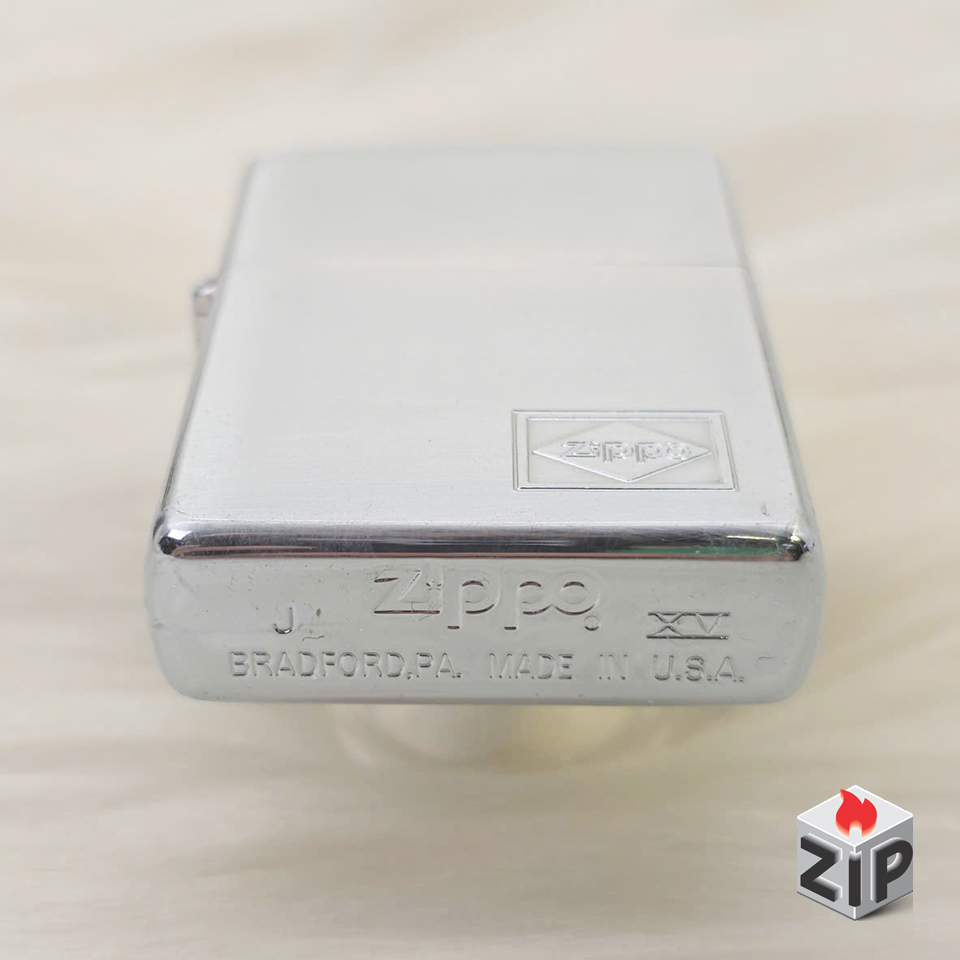 Zippo Lắc Kê Bạc Brushed Chrome Khắc Logo - Full Box (Mộc Đáy XV - 1999) chính hãng Zippo Lắc Kê Bạc Brushed Chrome Khắc Logo - Full Box (Mộc Đáy XV - 1999) - Ảnh 7