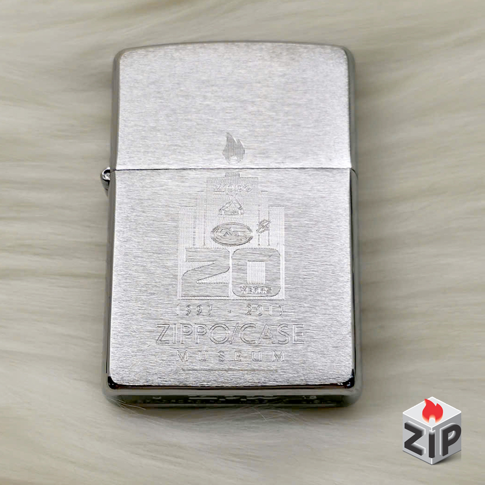 Bật lửa zippo/case museum 20th anniversary (mã số 115) chính hãng Bật lửa zippo/case museum 20th anniversary (mã số 115)
