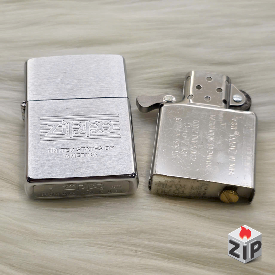Zippo Logo USA Khắc Ăn Mòn Bạc Xước - 12 La Mã chính hãng Zippo Logo USA Khắc Ăn Mòn Bạc Xước - 12 La Mã - Ảnh 5