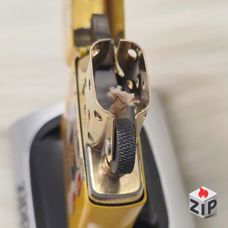 Zippo Mèo Thần Tài Sơn Mài (Maneki Neko Urushi) - Sản Xuất 2001 chính hãng Zippo Mèo Thần Tài Sơn Mài (Maneki Neko Urushi) - Sản Xuất 2001 - Ảnh 6