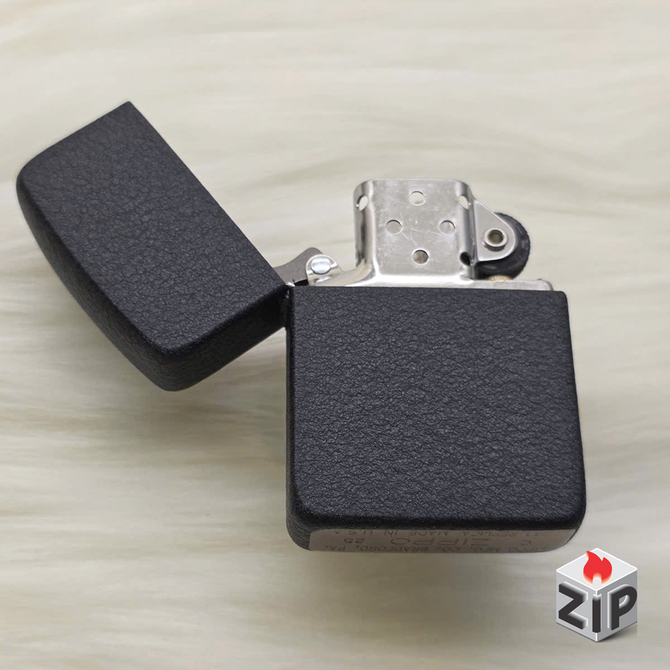 Zippo 1941 Replica Black Crackle Sơn Nhám - 2025 chính hãng Zippo 1941 Replica Black Crackle Sơn Nhám - 2025 - Ảnh 6
