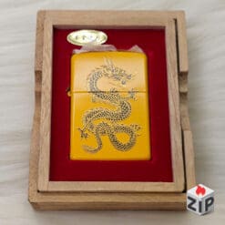 Zippo Khắc Rồng Vàng Sơn Mài May Mắn Xuất Nhật - 2003