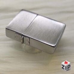 Zippo 1935 Replica Chrome Xước Lề Ngoài 3 Chấu - 2023