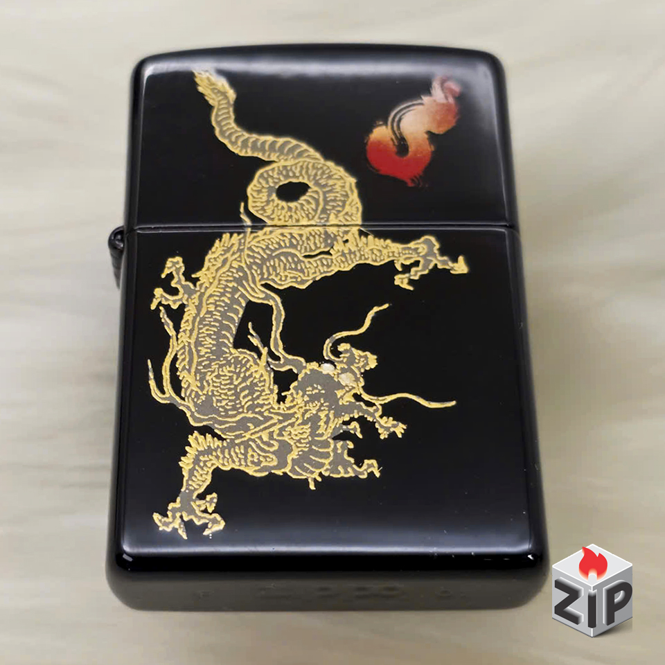 Zippo Rồng Vàng trên nền Đen Sơn Mài (Dragon Urushi) - Sản Xuất 2001 chính hãng Zippo Rồng Vàng trên nền Đen Sơn Mài (Dragon Urushi) - Sản Xuất 2001