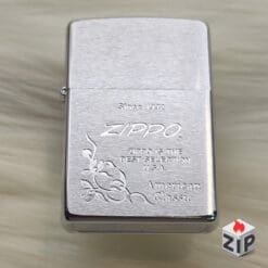 Zippo Khắc Hoa Văn American Classic Brushed Chrome - 11 La Mã