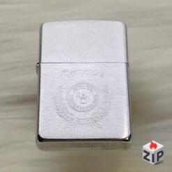 Zippo Huy Hiệu Wind Proof Lighter Brushed Chrome - 12 La Mã