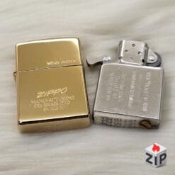 Alternative view of Zippo Khắc Slogan Nhà Máy Mạ Vàng Bóng - 13 La Mã