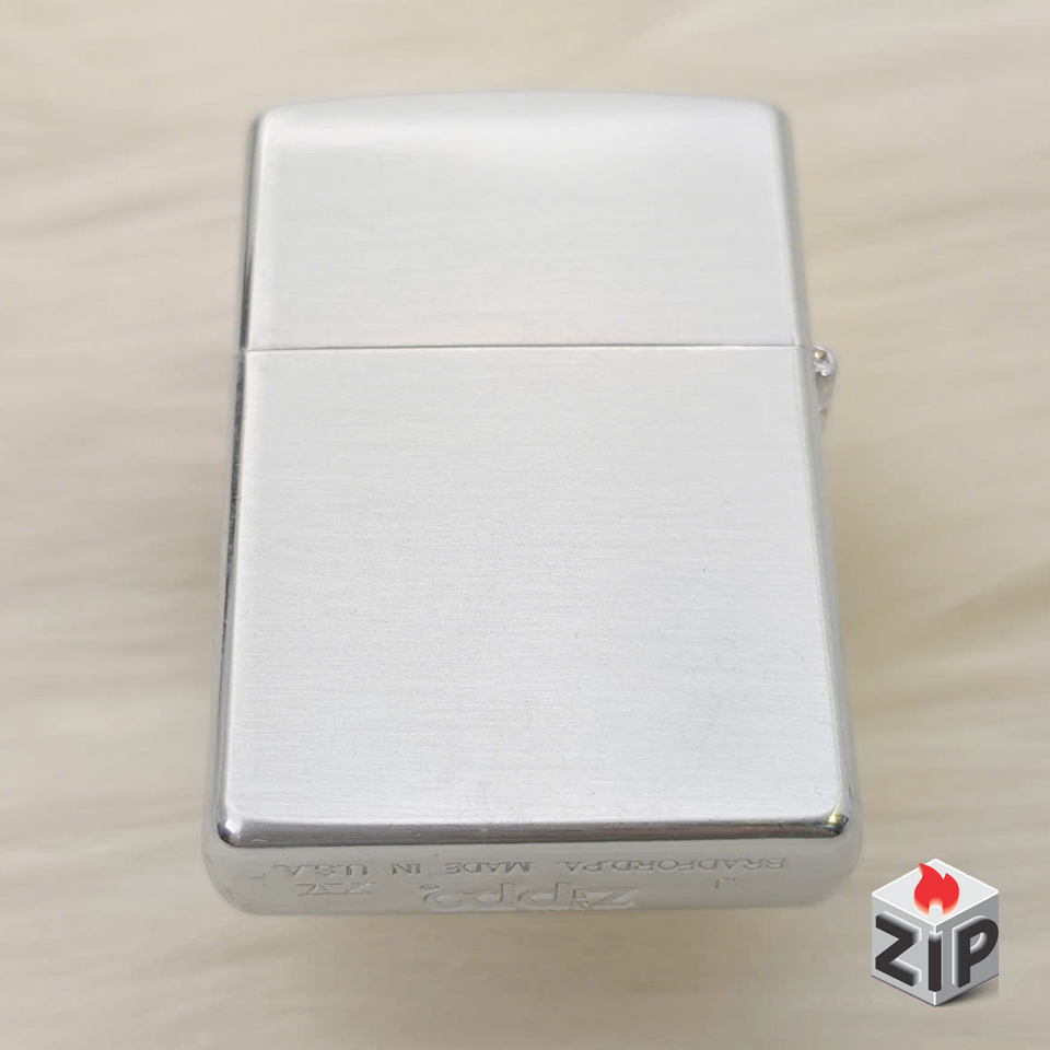 Zippo Lắc Kê Bạc Brushed Chrome Khắc Logo - Full Box (Mộc Đáy XV - 1999) chính hãng Zippo Lắc Kê Bạc Brushed Chrome Khắc Logo - Full Box (Mộc Đáy XV - 1999) - Ảnh 6