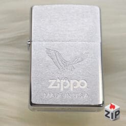 Zippo Đại Bàng Logo Made in U.S.A. Brushed Chrome - 12 La Mã