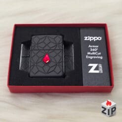 Zippo Armor Khắc 360° Kim Cương Đen Đính Đá Đỏ (Mã 46756) - Luxury