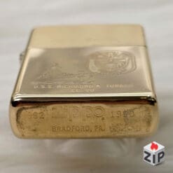 Alternative view of Zippo Chu Niên 1932-1990 Tàu Tuần Dương U.S.S. Richmond K. Turner