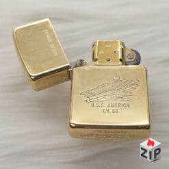 Alternative view of Zippo Chu Niên 1932-1989 Tàu Sân Bay U.S.S. America Khắc 2 Mặt