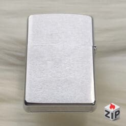 Alternative view of Zippo Khắc Hoa Văn American Classic Brushed Chrome - 11 La Mã